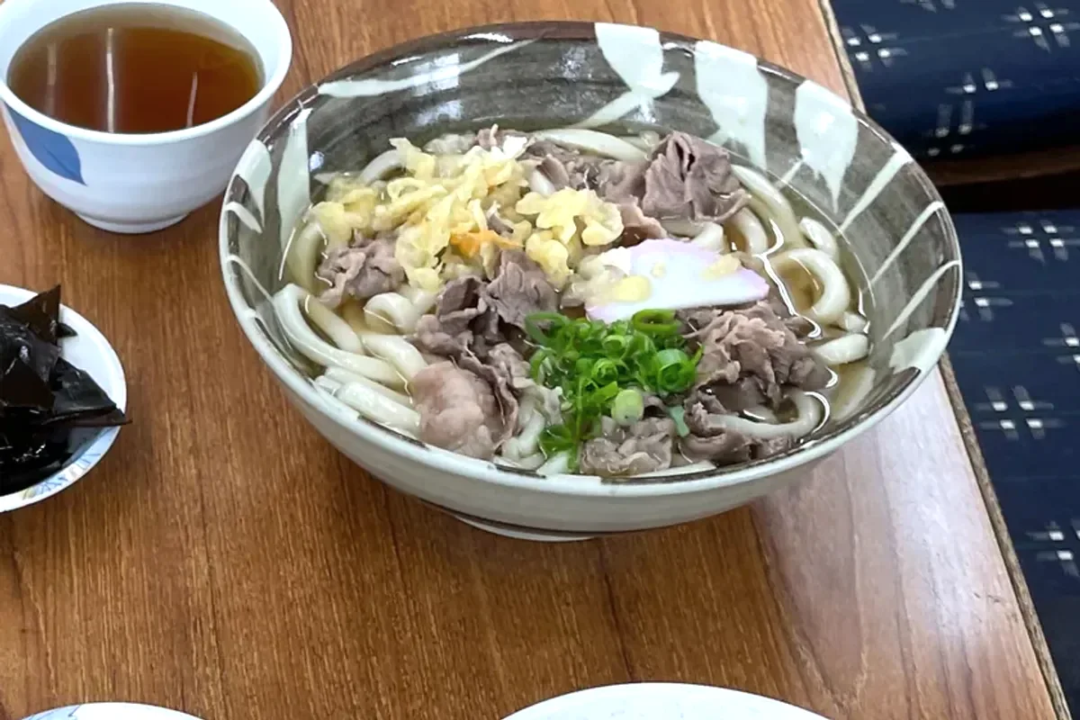 さんろく茶屋の肉うどん